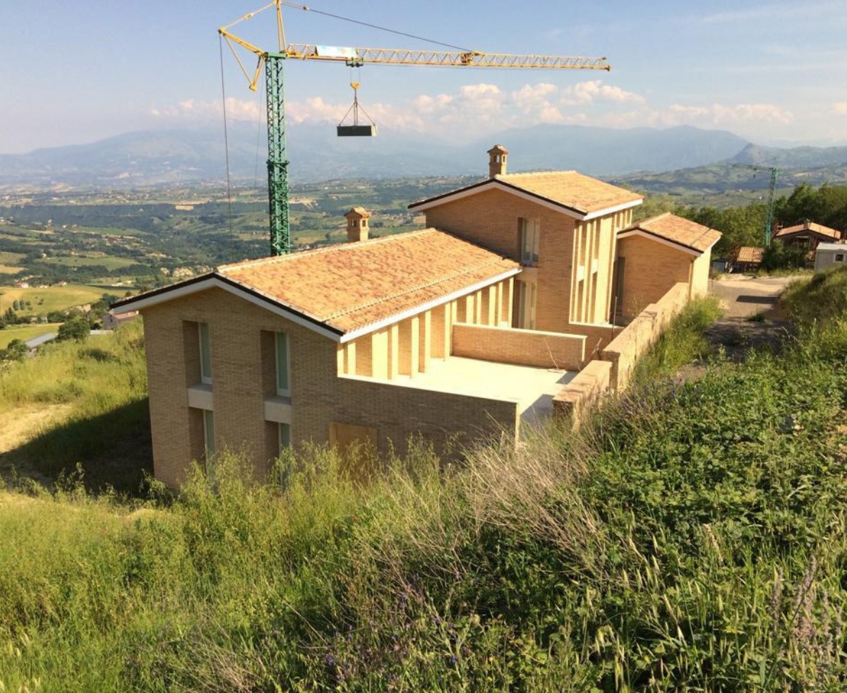 property-management-italy-img-hero casa in stile rustico in campagna